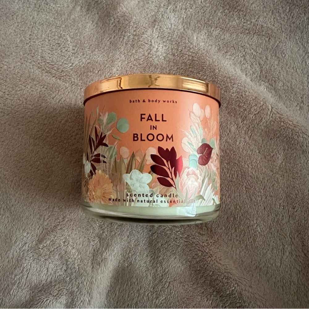 NEW Bath and Body Works Fall in Bloom 3 Wick Candle